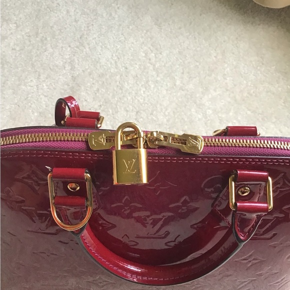 Louis Vuitton Alma patent bag - Picture 2 of 7